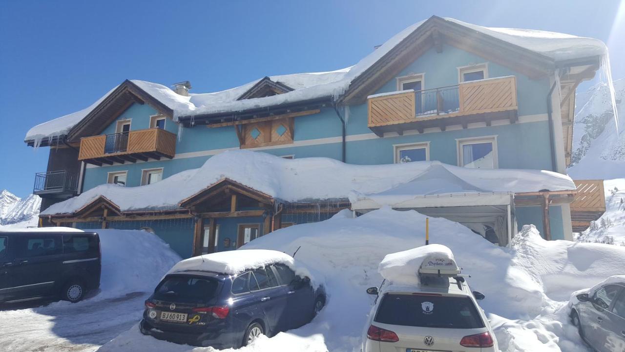 Hotel Cielo Blu 파쏘델토날레 외부 사진