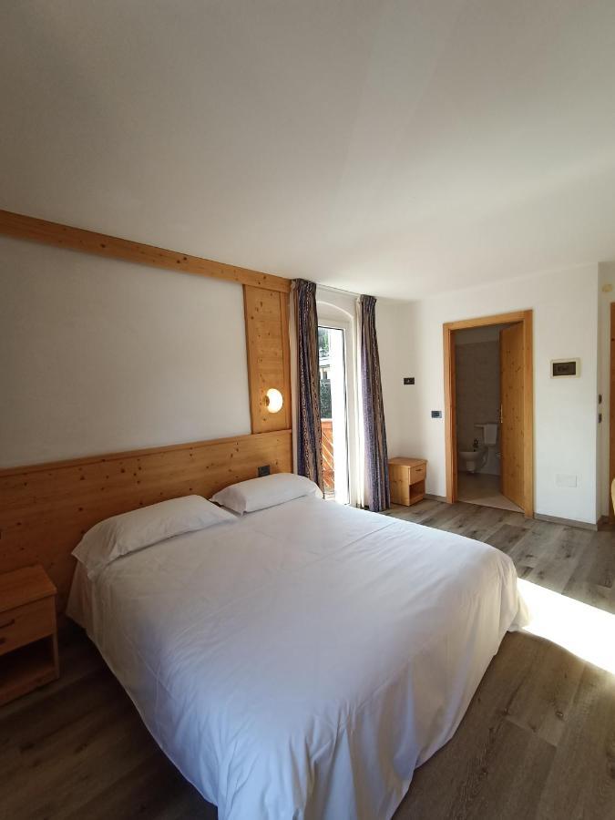 Hotel Cielo Blu 파쏘델토날레 외부 사진