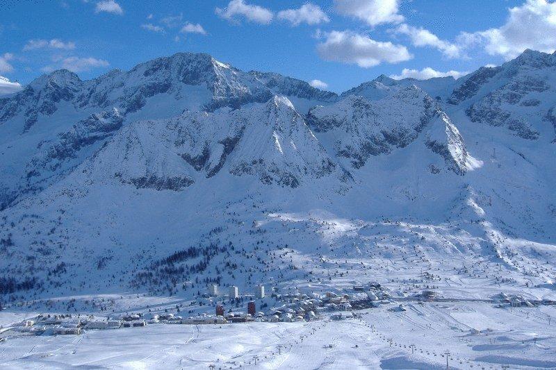 Hotel Cielo Blu 파쏘델토날레 외부 사진